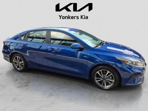Certified 2023 Kia Forte LXS w/ LXS Technology Package FWD image 5