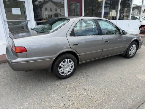Used 2001 Toyota Camry LE FWD image 24