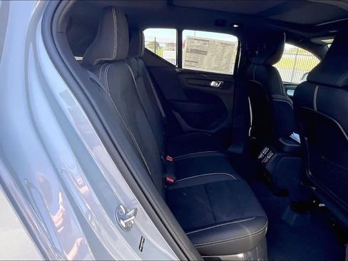 New 2026 Volvo XC40 B5 Ultra w/ Climate Package image 27