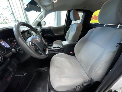 Used 2019 Toyota Tacoma SR image 11