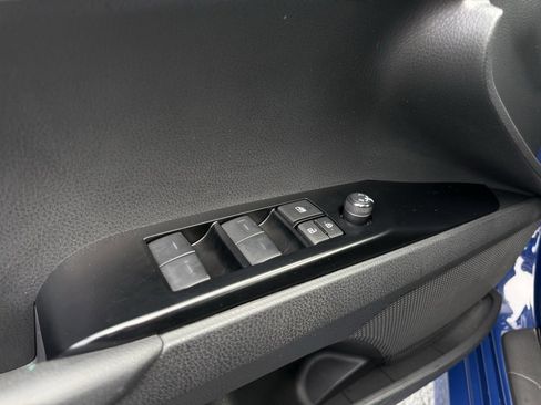 Used 2025 Toyota Camry SE image 12