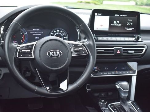 Used 2021 Kia Seltos SX w/ SX Sunroof Package AWD/4WD image 19