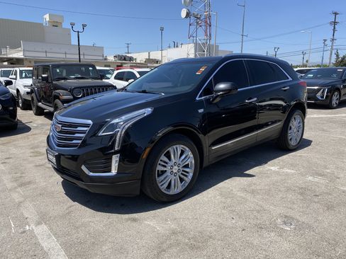 Used 2019 Cadillac XT5 Premium Luxury FWD image 2
