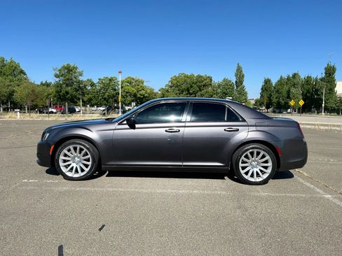 Used 2018 Chrysler 300 S AWD/4WD image 7