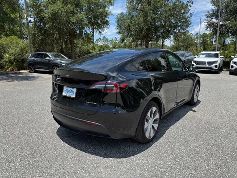 Used 2024 Tesla Model Y Long Range AWD/4WD image 9
