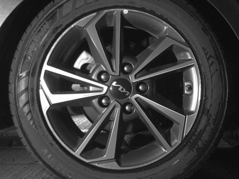 Used 2024 Kia Forte LXS FWD image 22