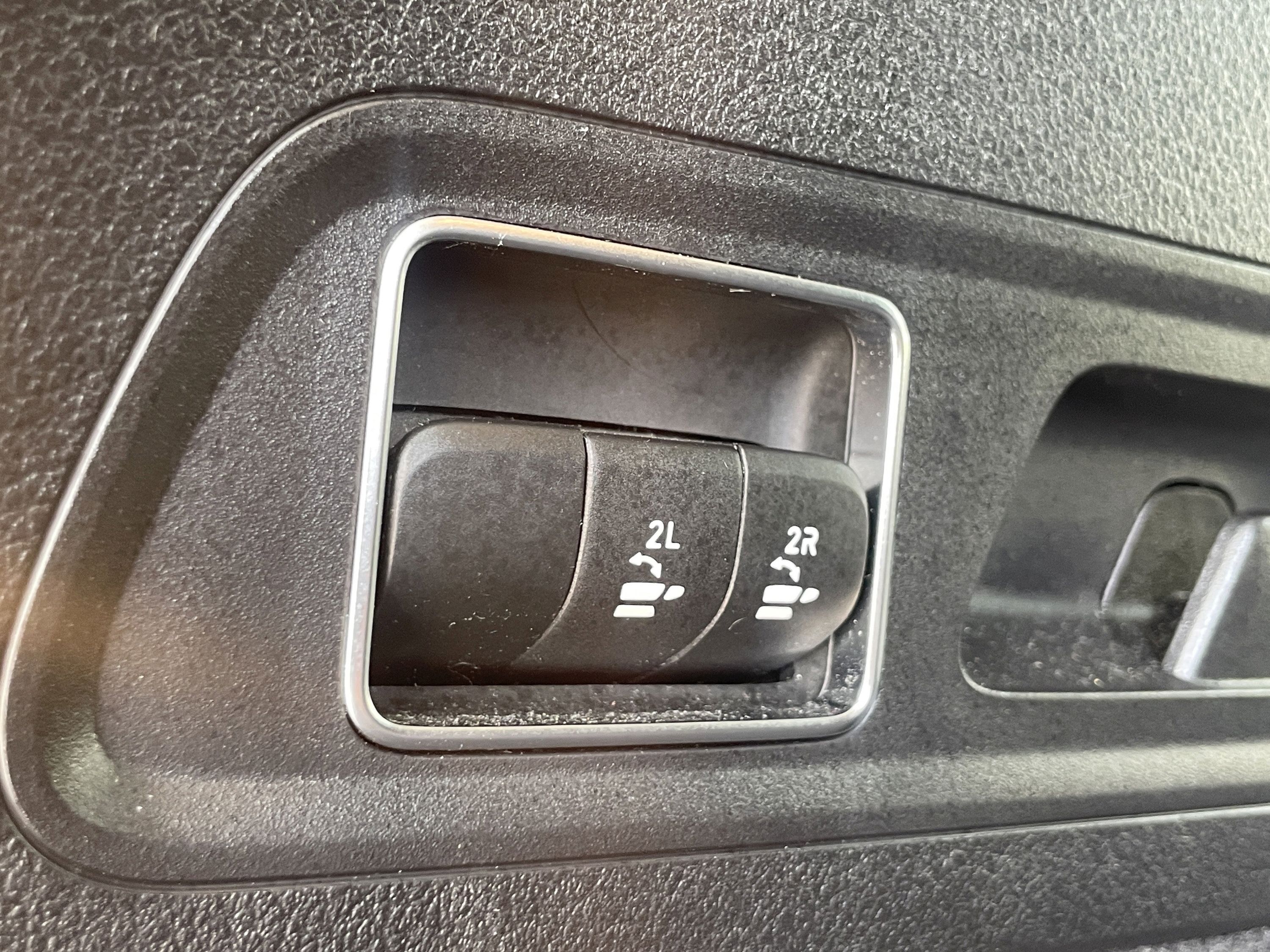 Used 2023 Mercedes-Benz GLS 580 4MATIC image 37