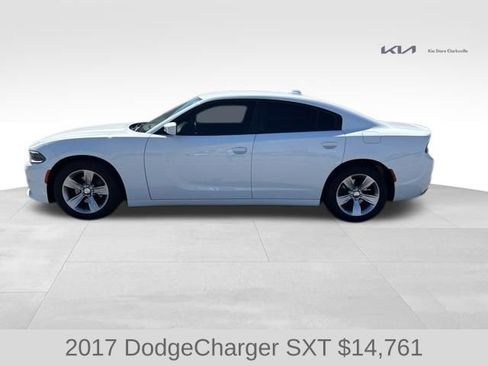 Used 2017 Dodge Charger SXT w/ Navigation & Travel Group RWD image 5