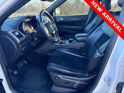 Used 2018 Jeep Grand Cherokee Altitude image 11