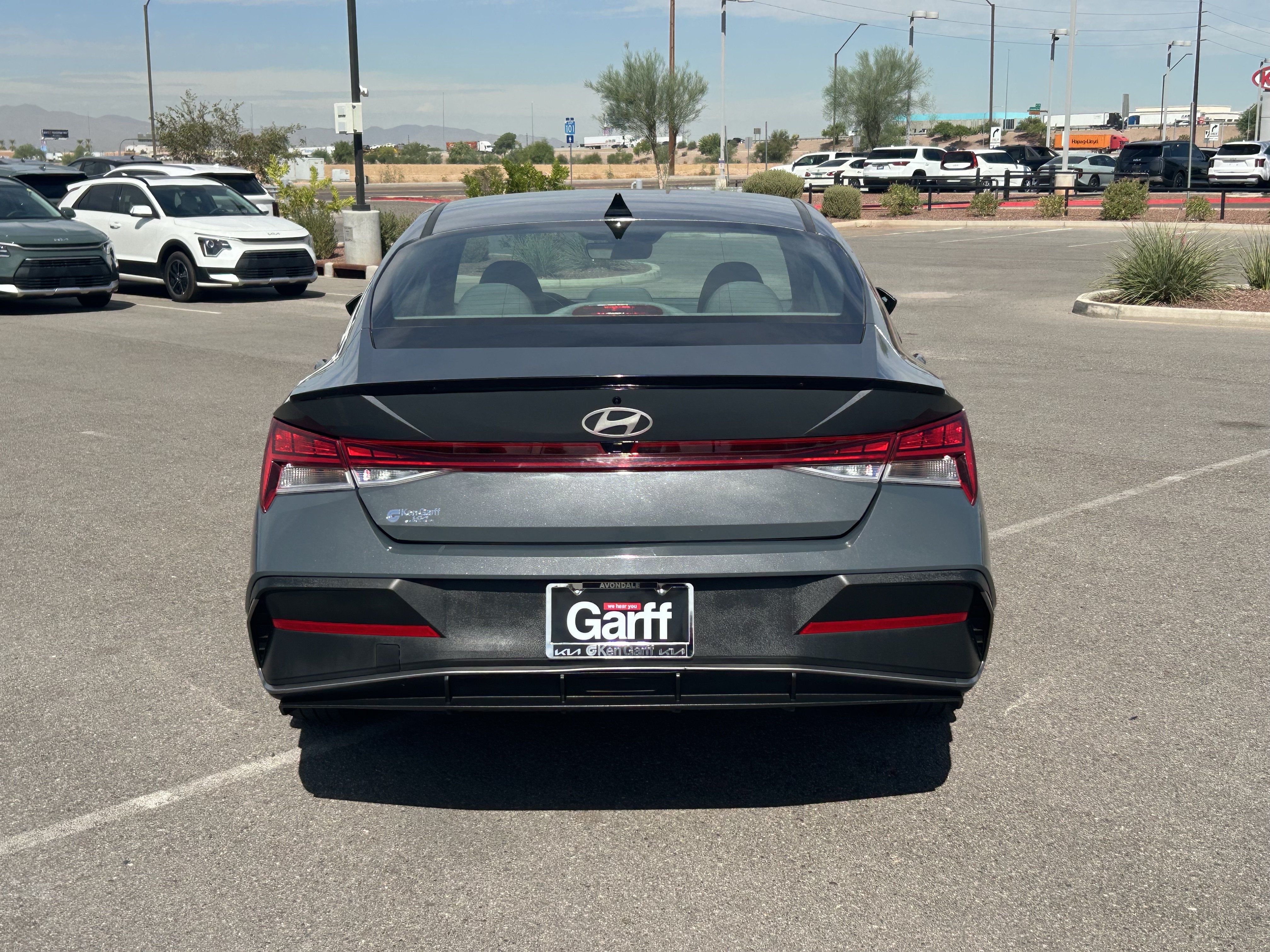Used 2025 Hyundai Elantra SEL FWD image 4