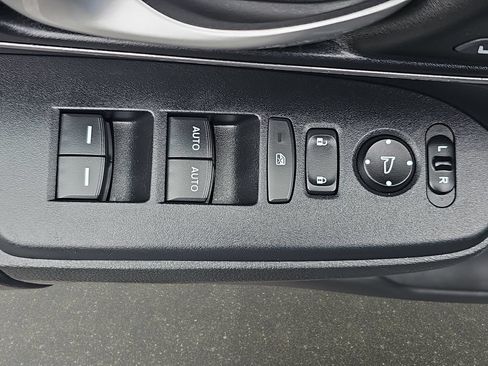 Used 2018 Honda CR-V Touring image 31