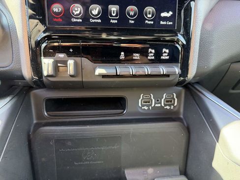 Used 2021 RAM 1500 Laramie w/ Night Edition image 26