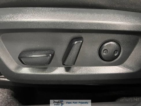 Used 2025 Nissan Rogue SV AWD/4WD image 25