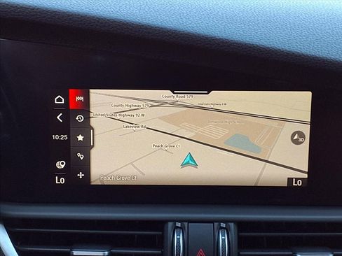 Used 2023 Alfa Romeo Giulia Veloce image 23