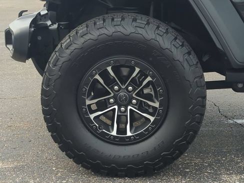 Used 2025 Jeep Wrangler Unlimited Sport AWD/4WD image 10