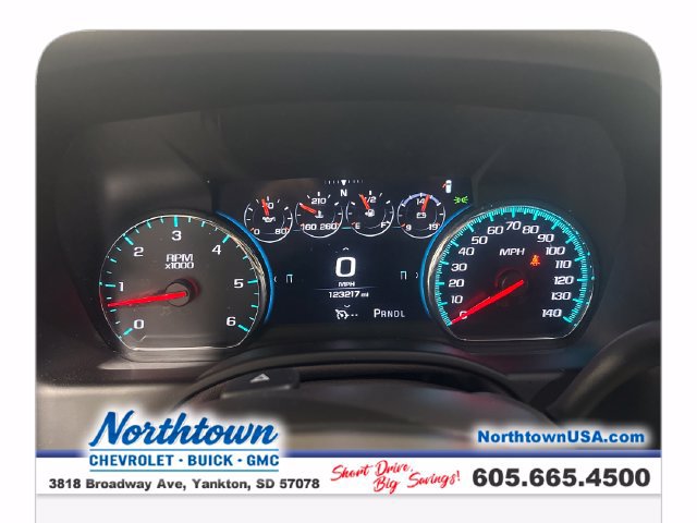 Used 2017 GMC Yukon Denali w/ Open Road Package AWD/4WD image 15