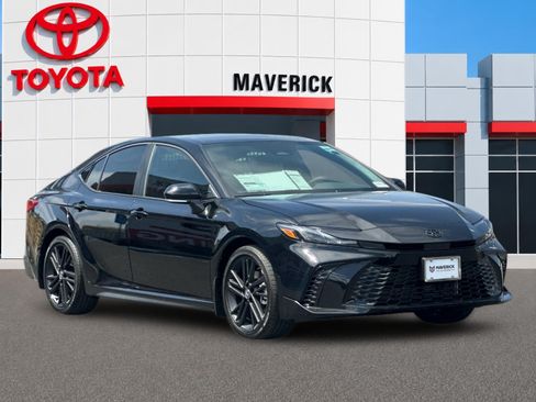 New 2026 Toyota Camry Hybrid FWD image 7