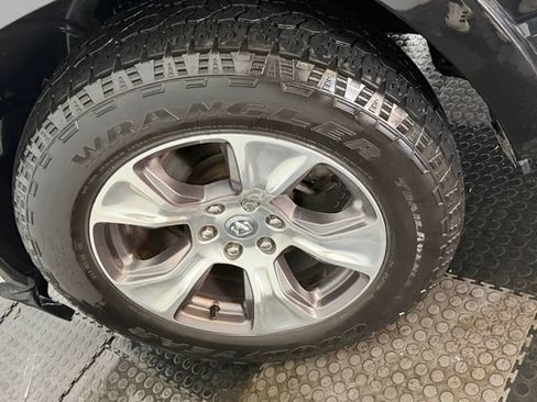 Used 2022 RAM 1500 Laramie AWD/4WD image 14