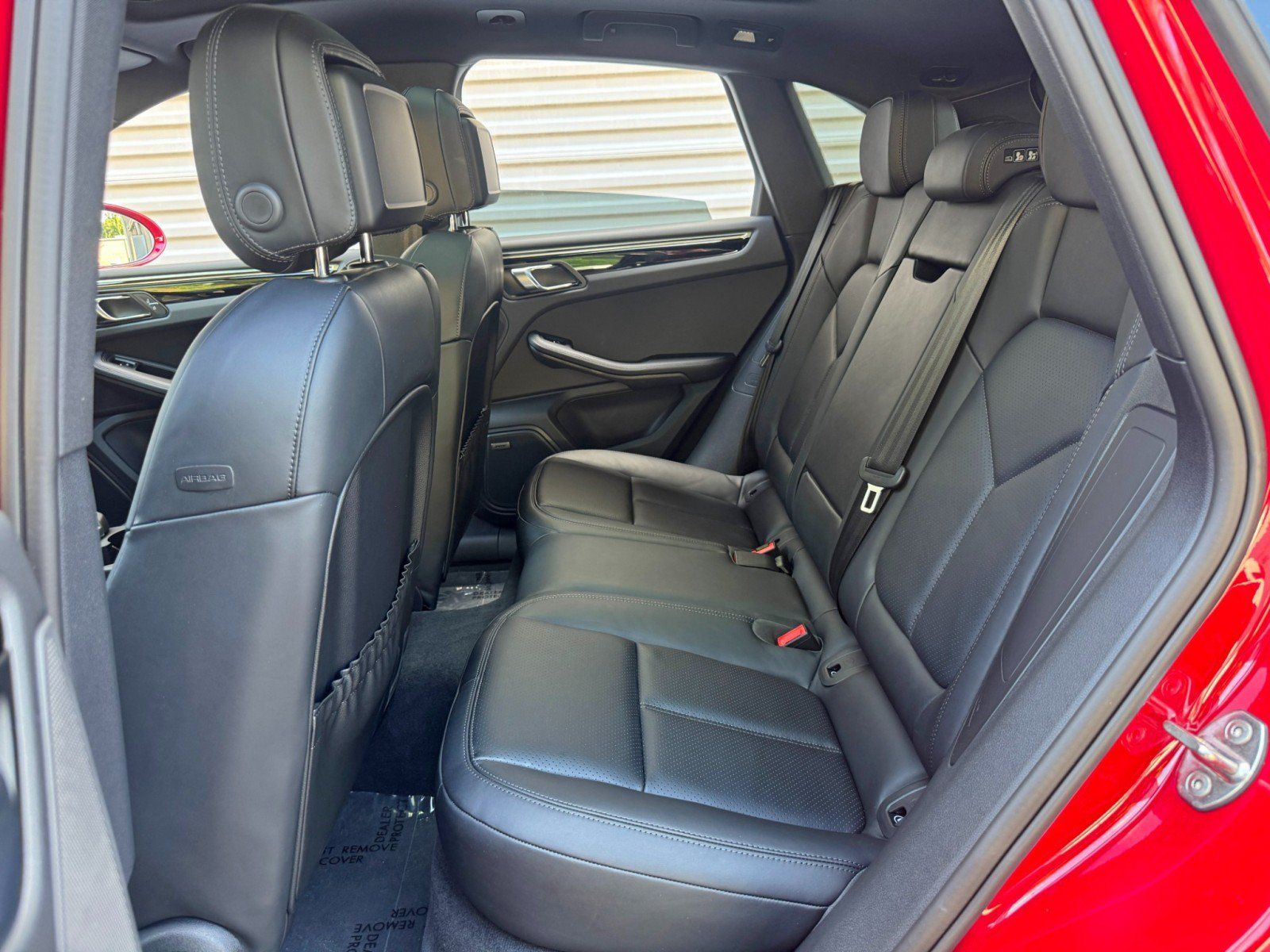 Used 2024 Porsche Macan AWD/4WD image 40