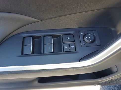 Used 2025 Toyota RAV4 XLE image 19