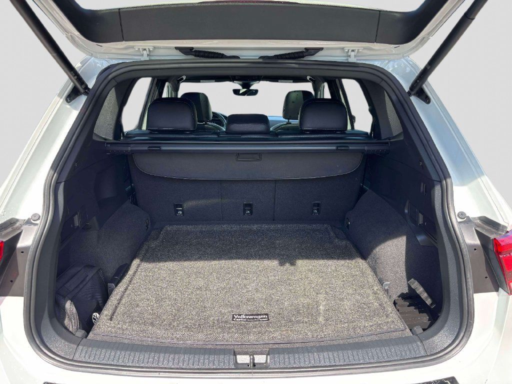 Used 2023 Volkswagen Tiguan SEL R-Line AWD/4WD image 15