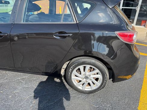 Used 2013 MAZDA MAZDA3 i Touring FWD image 12