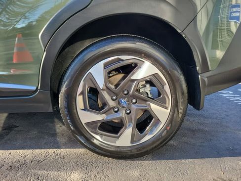 Certified 2025 Subaru Crosstrek 2.5i Limited w/ Crosstrek Mirror Package image 32