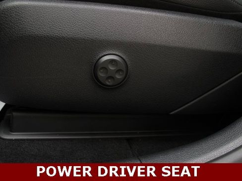 New 2025 Mercedes-Benz GLC 350e 4MATIC image 12