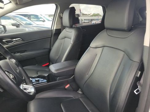 Used 2023 Kia Sportage EX image 19