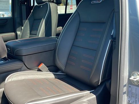 New 2026 GMC Yukon AT4 Ultimate AWD/4WD image 13
