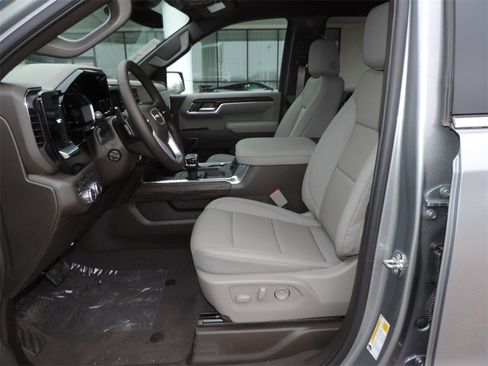 New 2026 GMC Sierra 1500 SLT image 19
