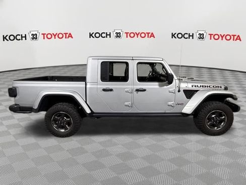Used 2022 Jeep Gladiator Rubicon w/ Cold Weather Group image 8