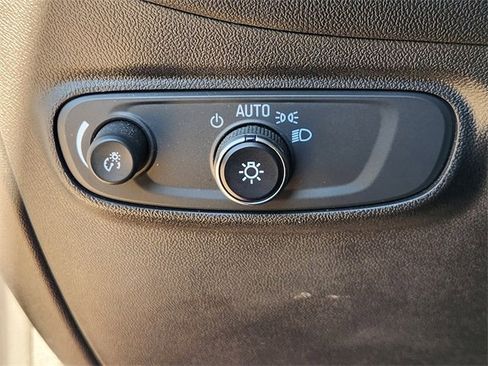 Used 2022 Chevrolet Equinox LT image 21