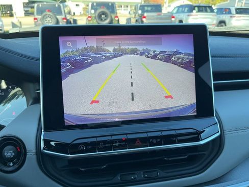 New 2025 Jeep Compass Limited image 25