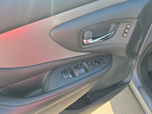 Used 2023 Nissan Murano SL w/ SL Moonroof Package FWD image 11