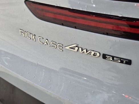 Used 2022 Genesis GV70 3.5T Sport w/ Sport Advanced Package AWD/4WD image 9