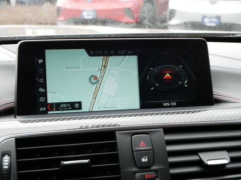 Used 2018 BMW M4 Convertible image 22