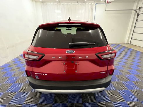 Used 2023 Ford Escape Active image 10