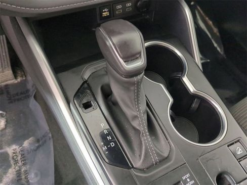 Used 2024 Toyota Highlander LE image 16