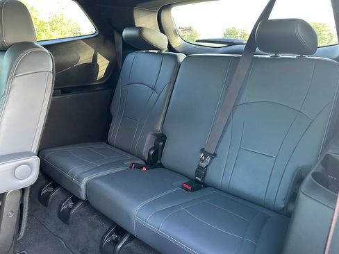 Used 2023 Buick Enclave Essence w/ Experience Buick Package FWD image 14
