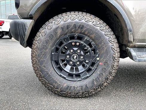 New 2026 Ford Bronco Outer Banks w/ Sasquatch Package AWD/4WD image 12