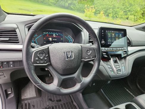 Used 2023 Honda Odyssey Sport image 14