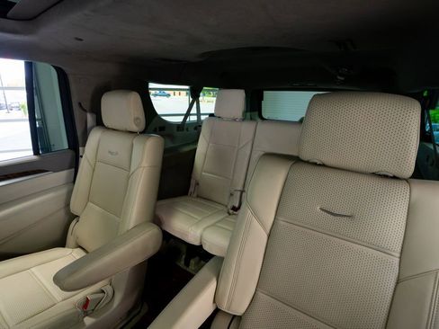 Used 2025 Cadillac Escalade ESV Sport Platinum w/ LPO, ONYX Package RWD image 50