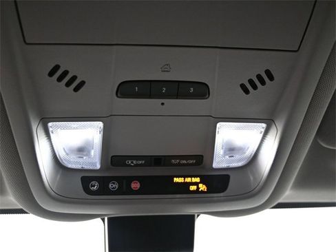 Used 2022 Chevrolet Equinox Premier image 20