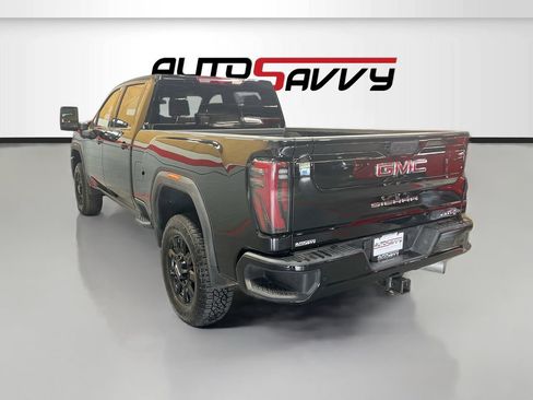 Used 2025 GMC Sierra 2500 AT4 AWD/4WD image 5