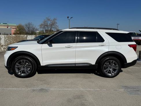 Used 2023 Ford Explorer XLT w/ Equipment Group 202A image 11