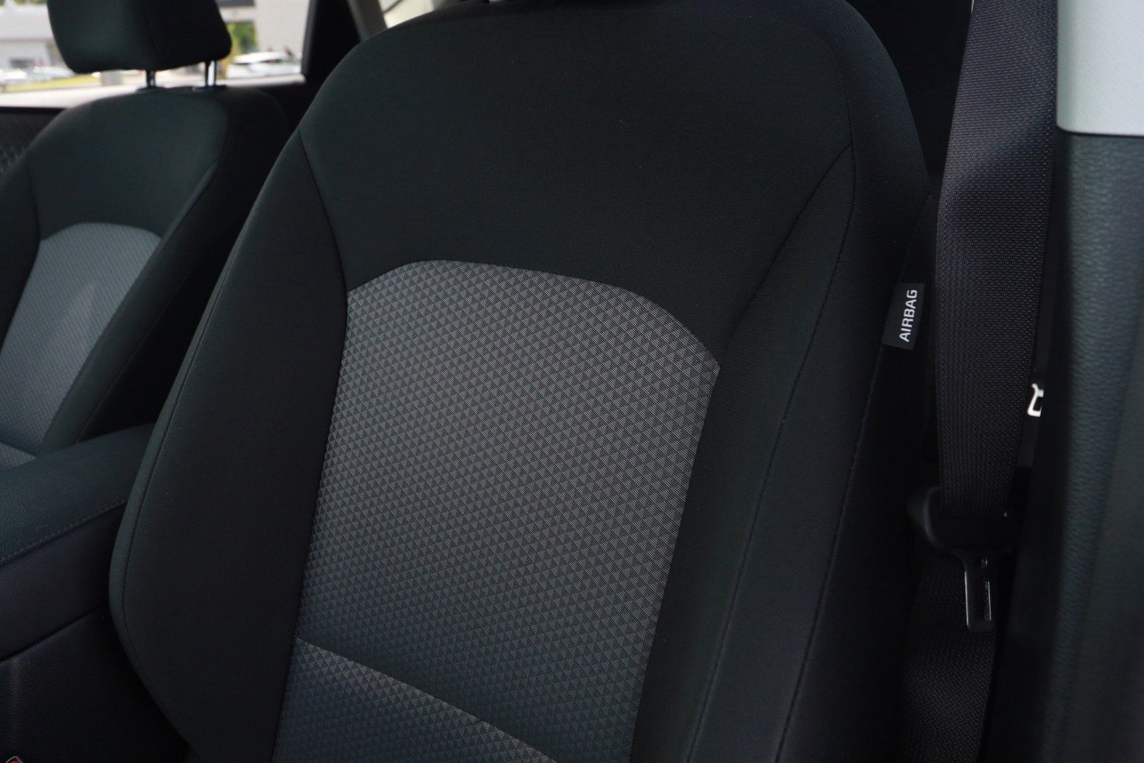 Used 2025 Kia Soul LX w/ LX Technology Package FWD image 19