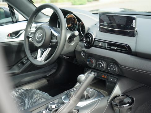 New 2026 MAZDA MX-5 Miata Club w/ Interior Package RWD image 14