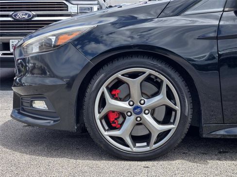 Used 2017 Ford Focus ST w/ Equipment Group 401A FWD image 8