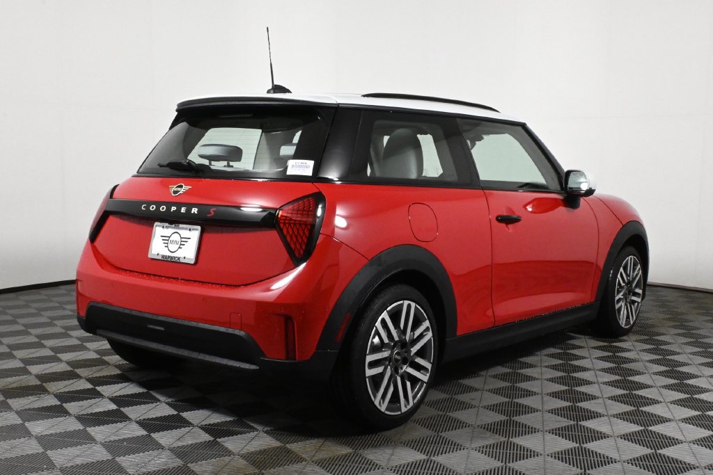 Certified 2025 MINI Cooper S FWD image 7